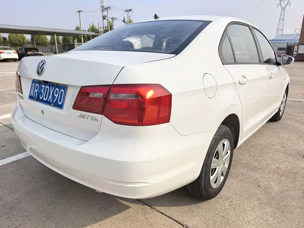 Volkswagen Jetta — миниатюра 4