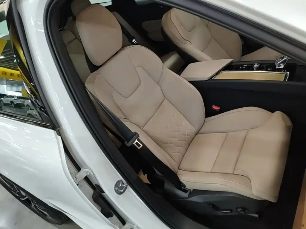 Volvo XC60 — миниатюра 25