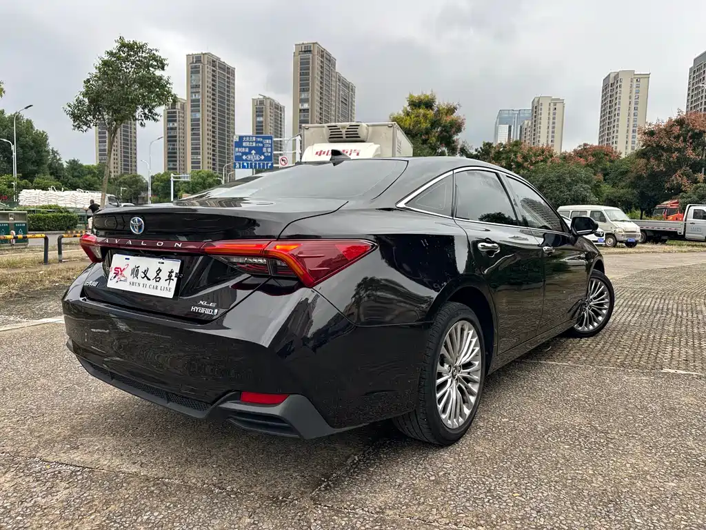 Toyota Avalon — миниатюра 5