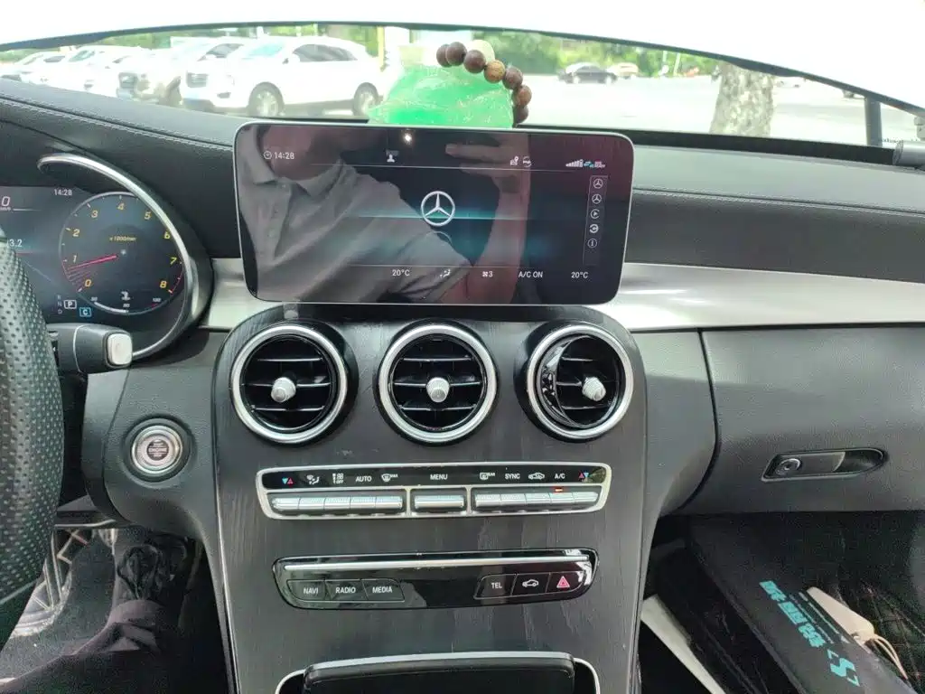 Mercedes-Benz C-Class — миниатюра 6
