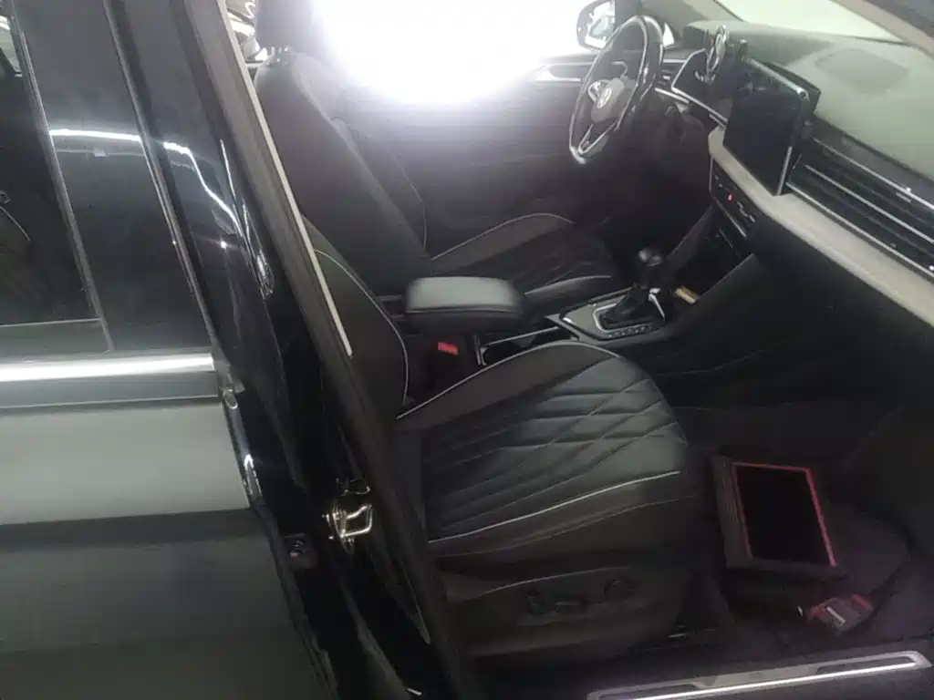 Volkswagen Tiguan L — миниатюра 25