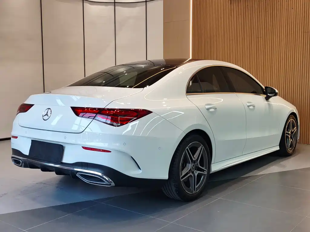 MERCEDES-BENZ CLA