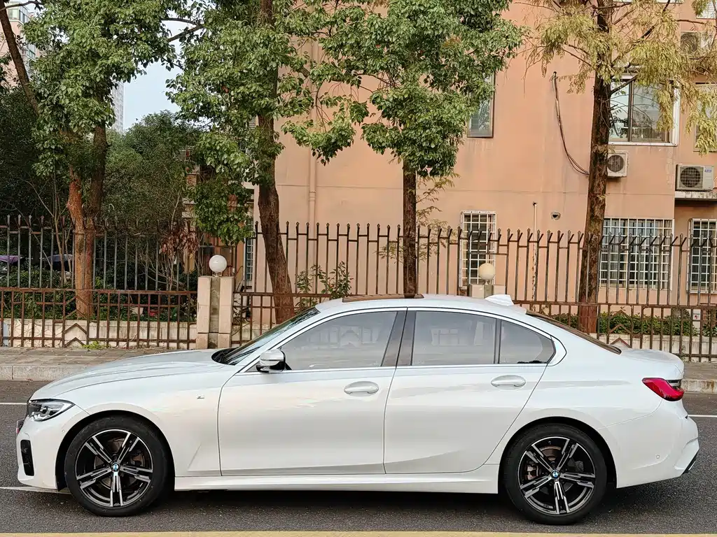 BMW 3 Series — миниатюра 4