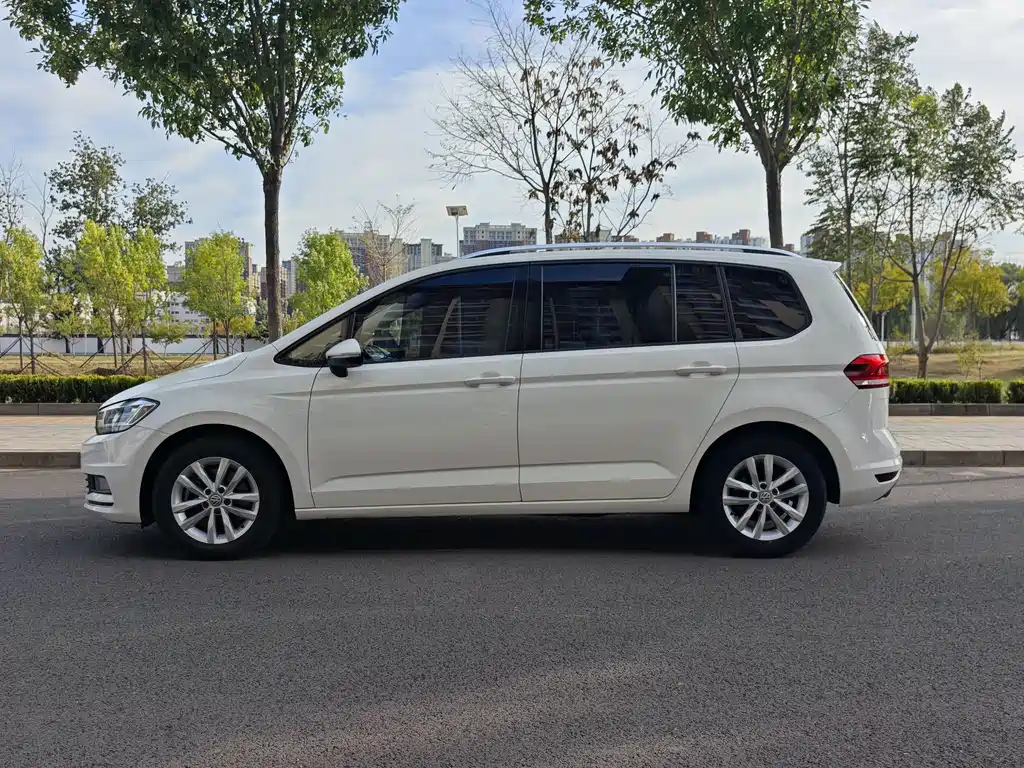 Volkswagen Touran — миниатюра 7