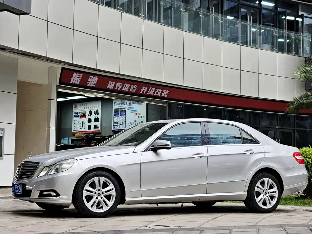 Mercedes-Benz E-Class (Import) 2010