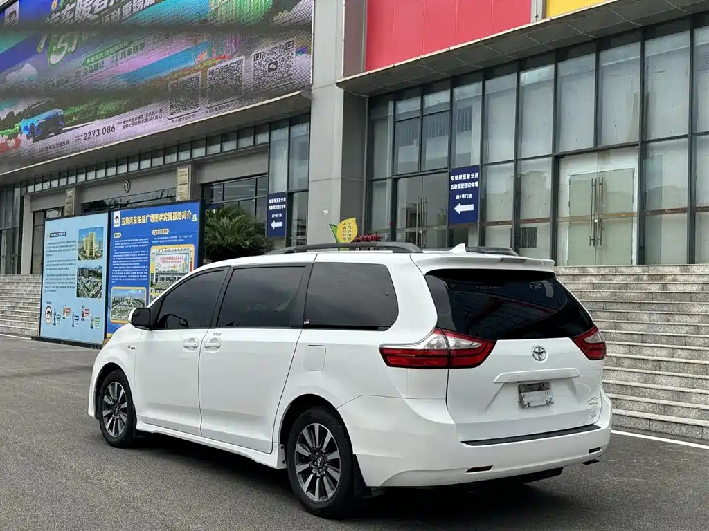 Toyota Sienna 2018 3.5L
