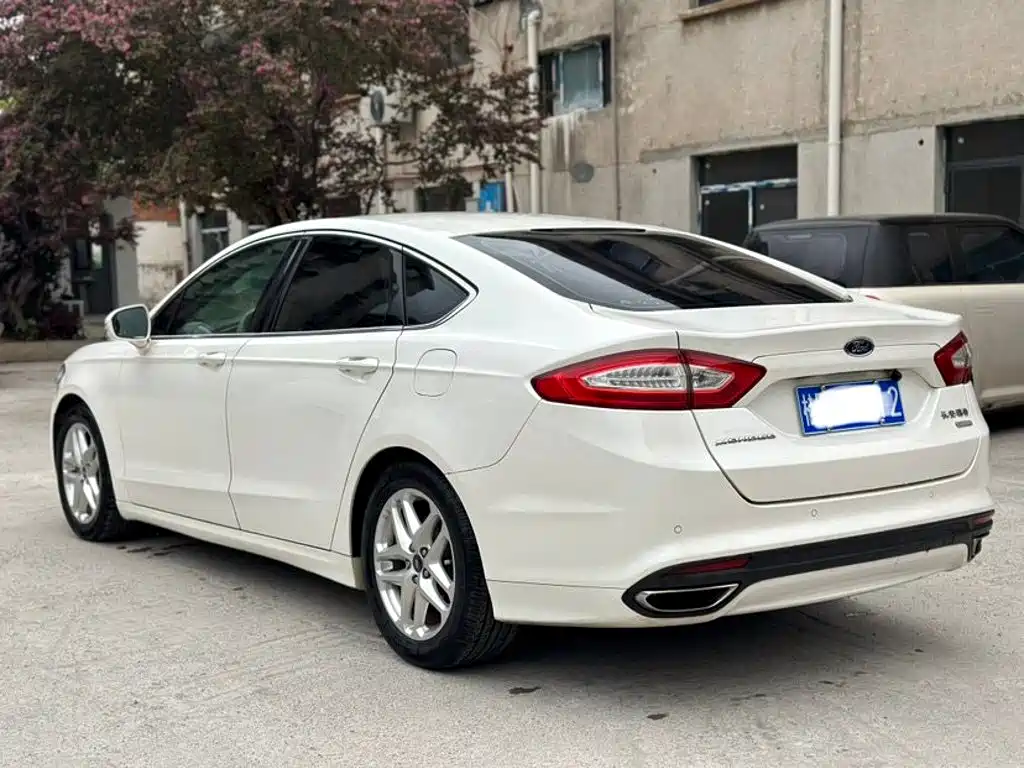 Ford Mondeo — миниатюра 9