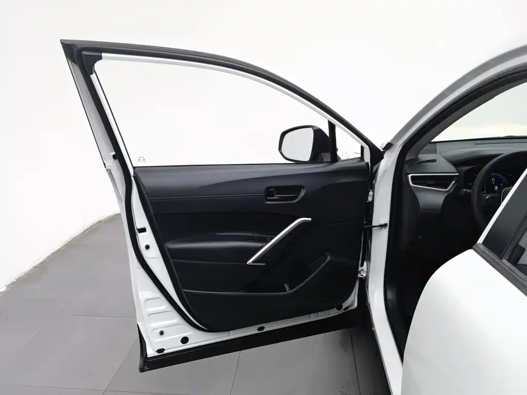 Toyota Frontlander — миниатюра 8