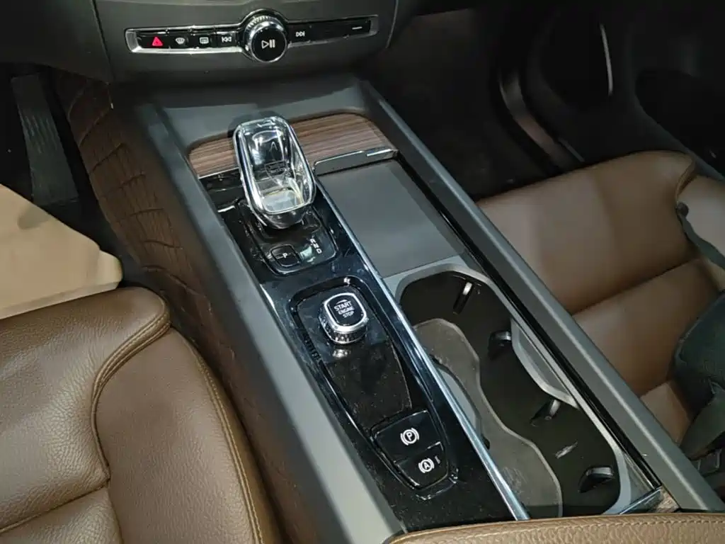 Volvo XC60 — миниатюра 10