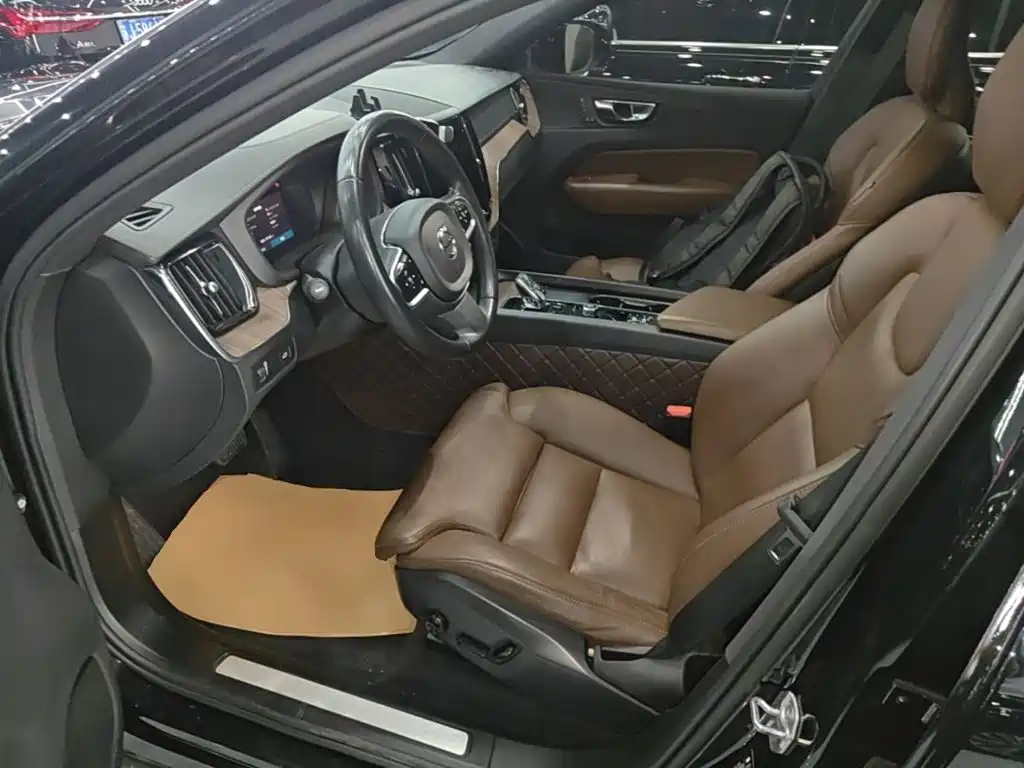 Volvo XC60 — миниатюра 11