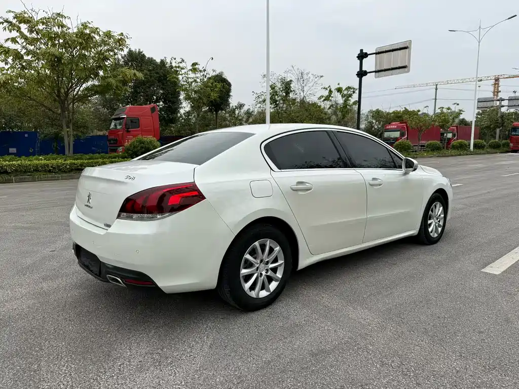 PEUGEOT 508