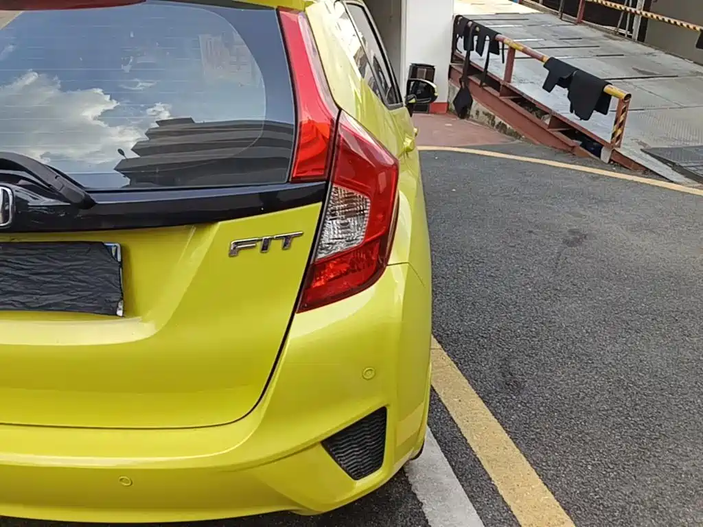 Honda Fit — миниатюра 8