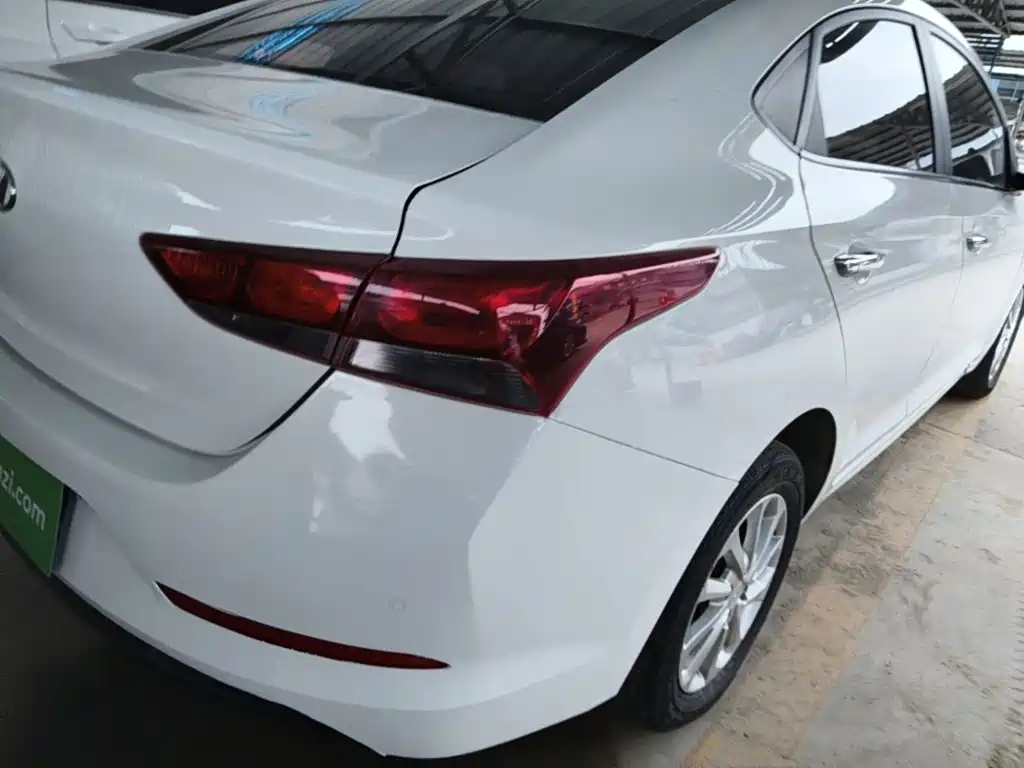 Hyundai Verna — миниатюра 8