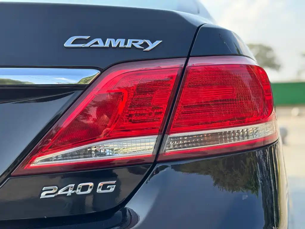Toyota Camry — миниатюра 24