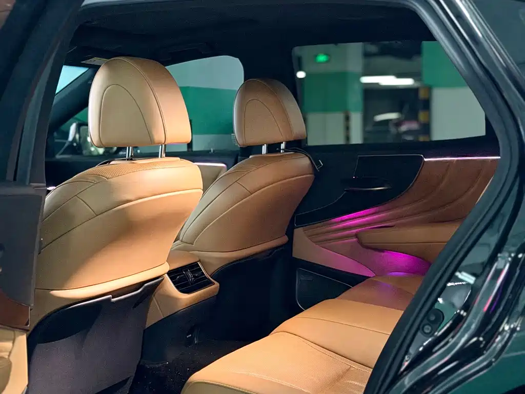 Lexus LS — миниатюра 12