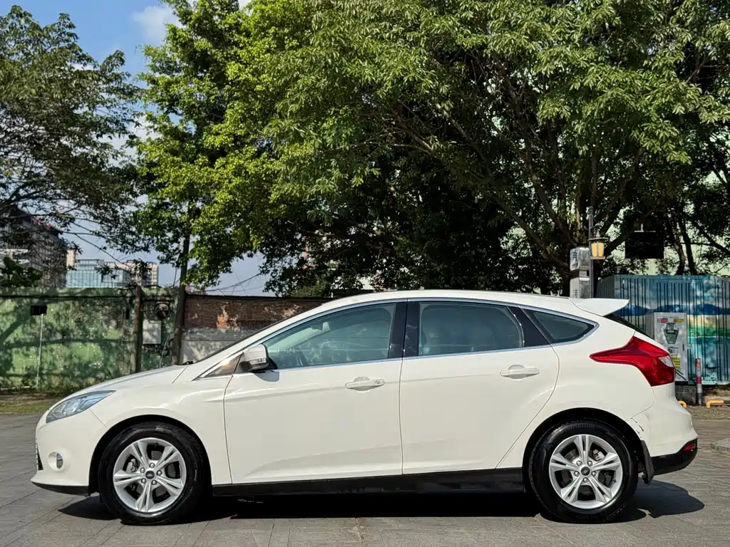 Ford Focus — миниатюра 5