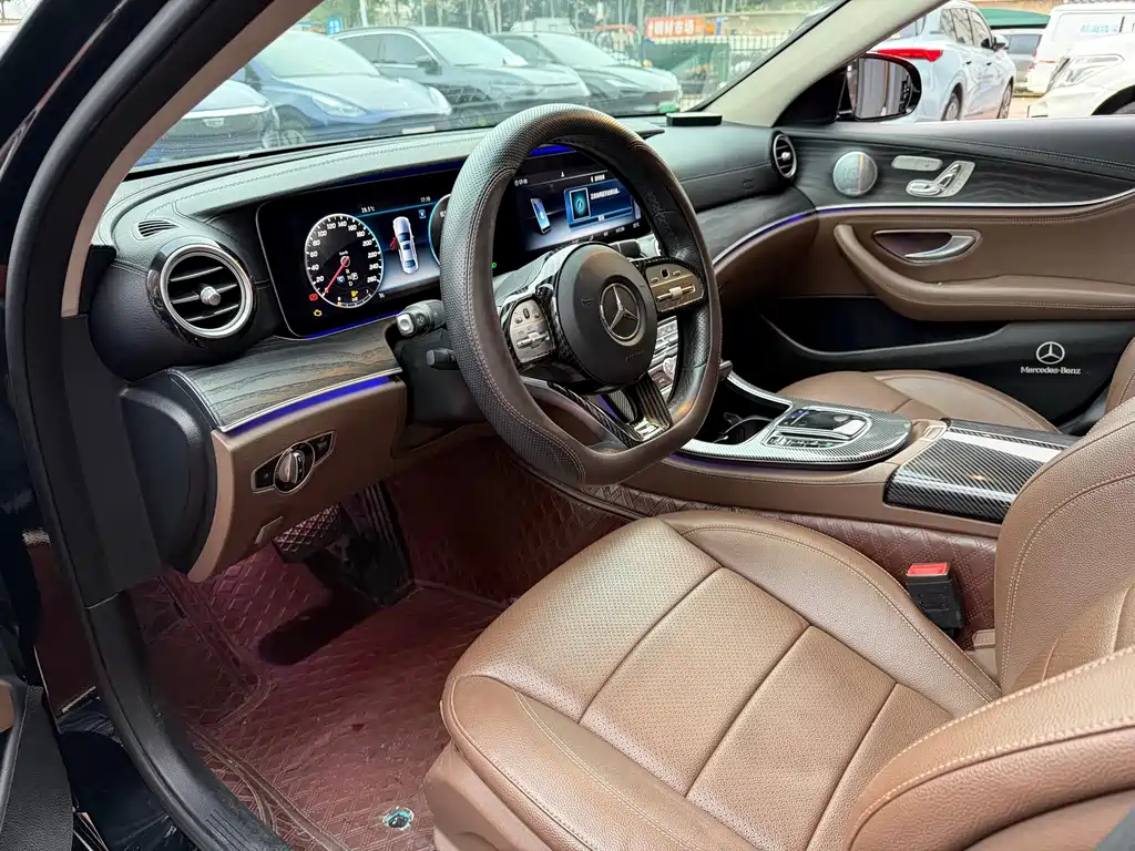 Mercedes-Benz E-Class — миниатюра 7