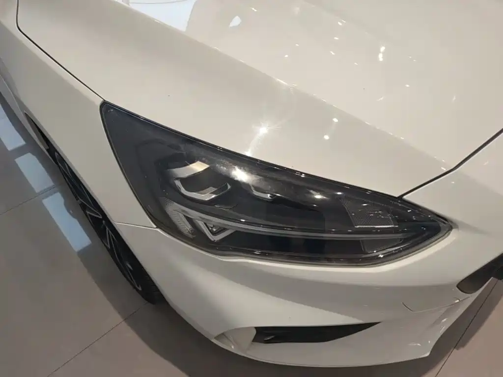 Ford Focus — миниатюра 11