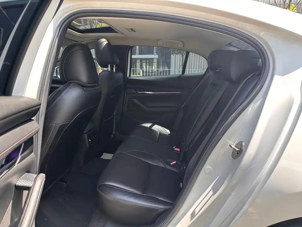 Mazda 3 Axela — миниатюра 12