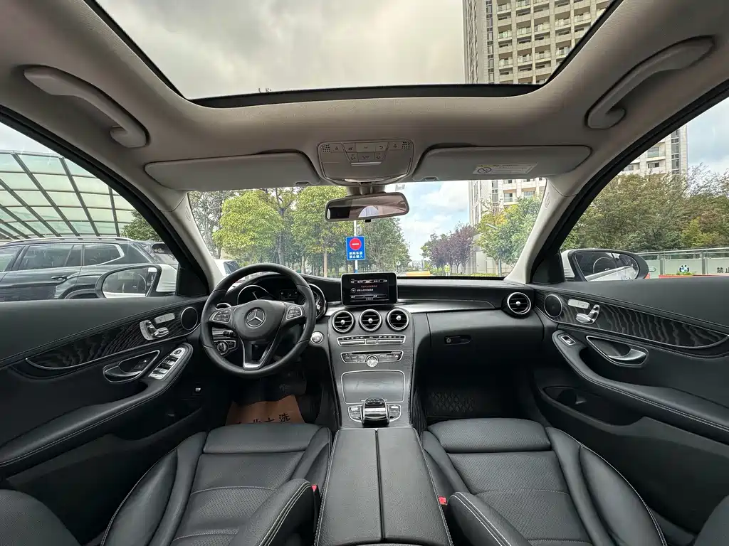 Mercedes-Benz C-Class — миниатюра 7