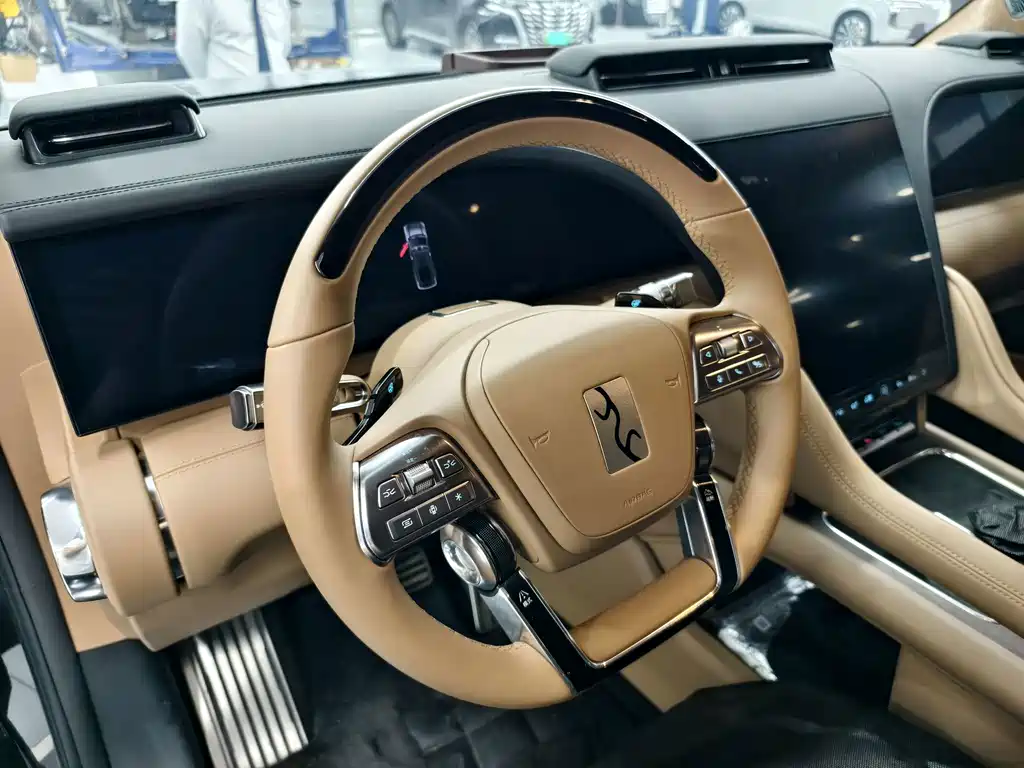 Yangwang 仰望U8 L — миниатюра 3