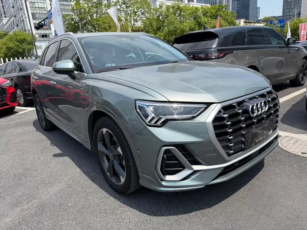 Audi Q3 2023 35 TFSI Fashion (1.4T)