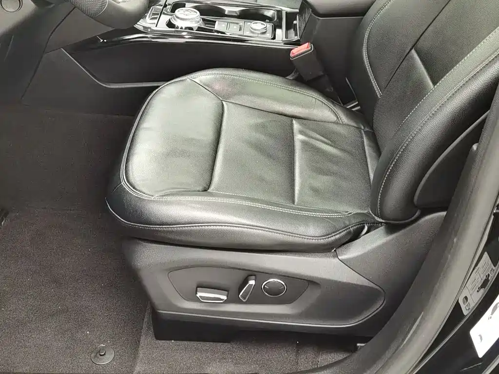 Ford Explorer — миниатюра 20