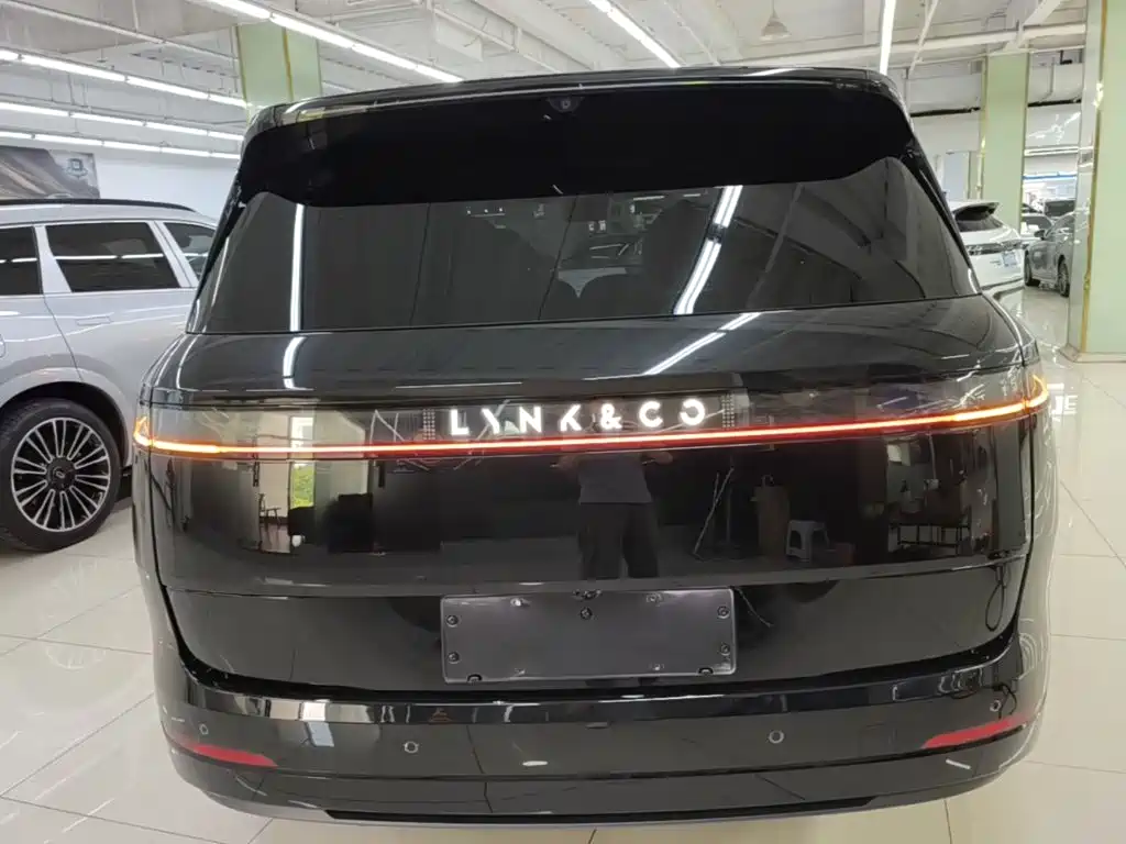 Lynk & Co Рука 900. — миниатюра 6