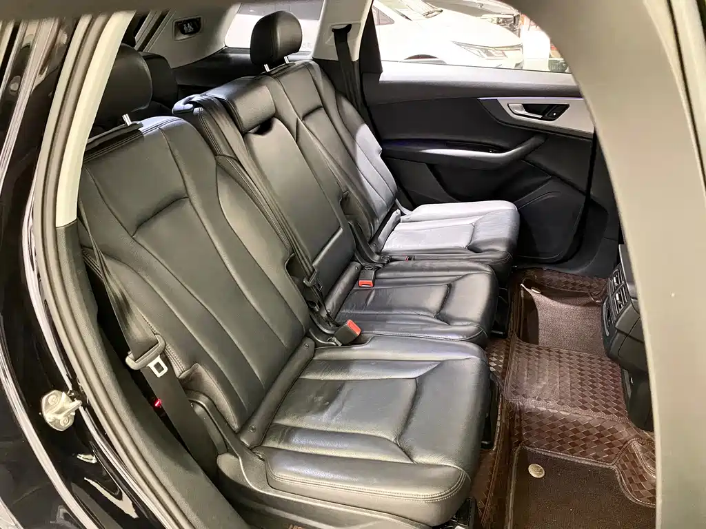Audi Q7 — миниатюра 14