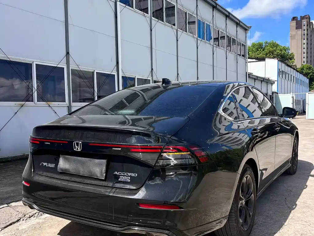 Honda Accord — миниатюра 9