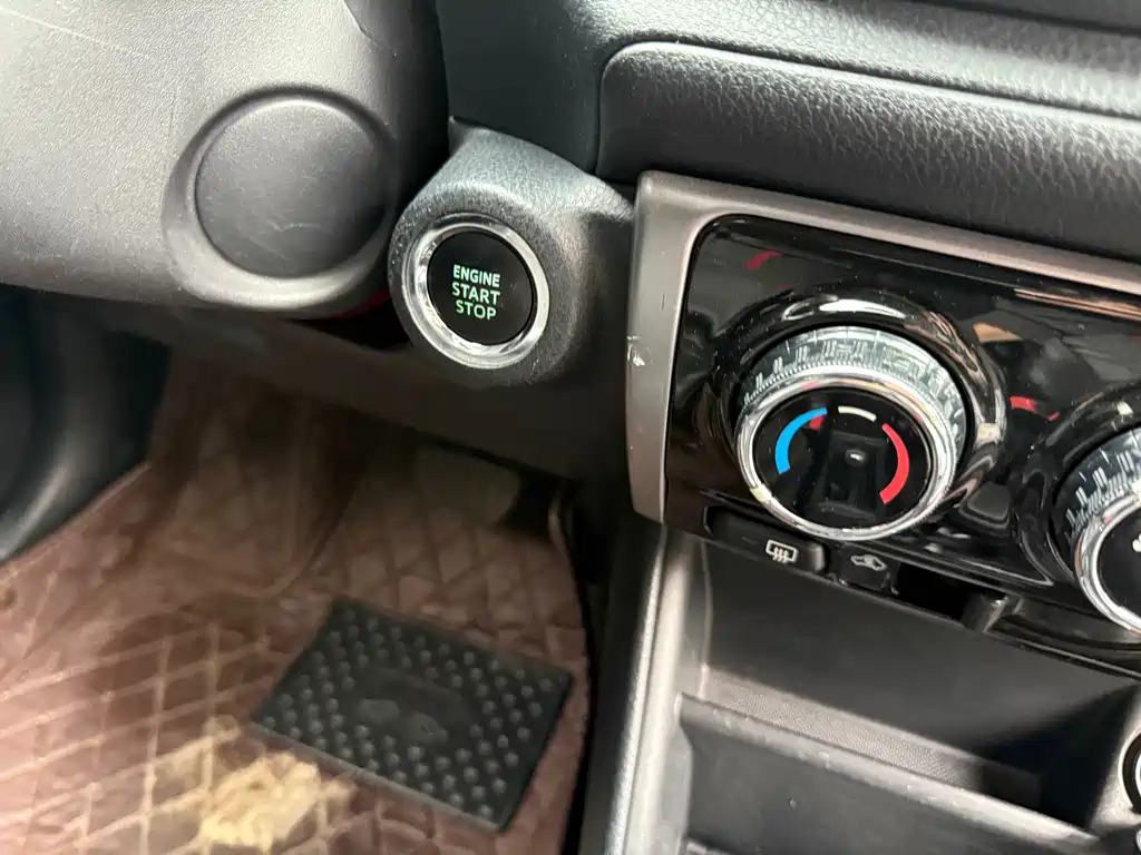 TOYOTA YARIS L ZHIXUAN