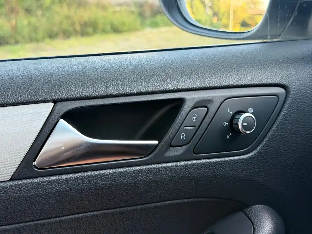 Volkswagen Sagitar — миниатюра 15