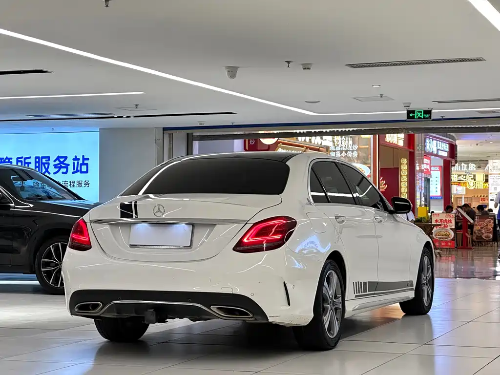 Mercedes-Benz C-Class — миниатюра 7