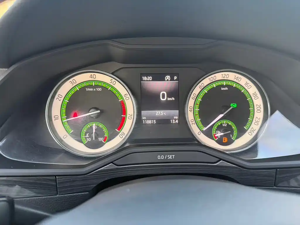Skoda Superb — миниатюра 10
