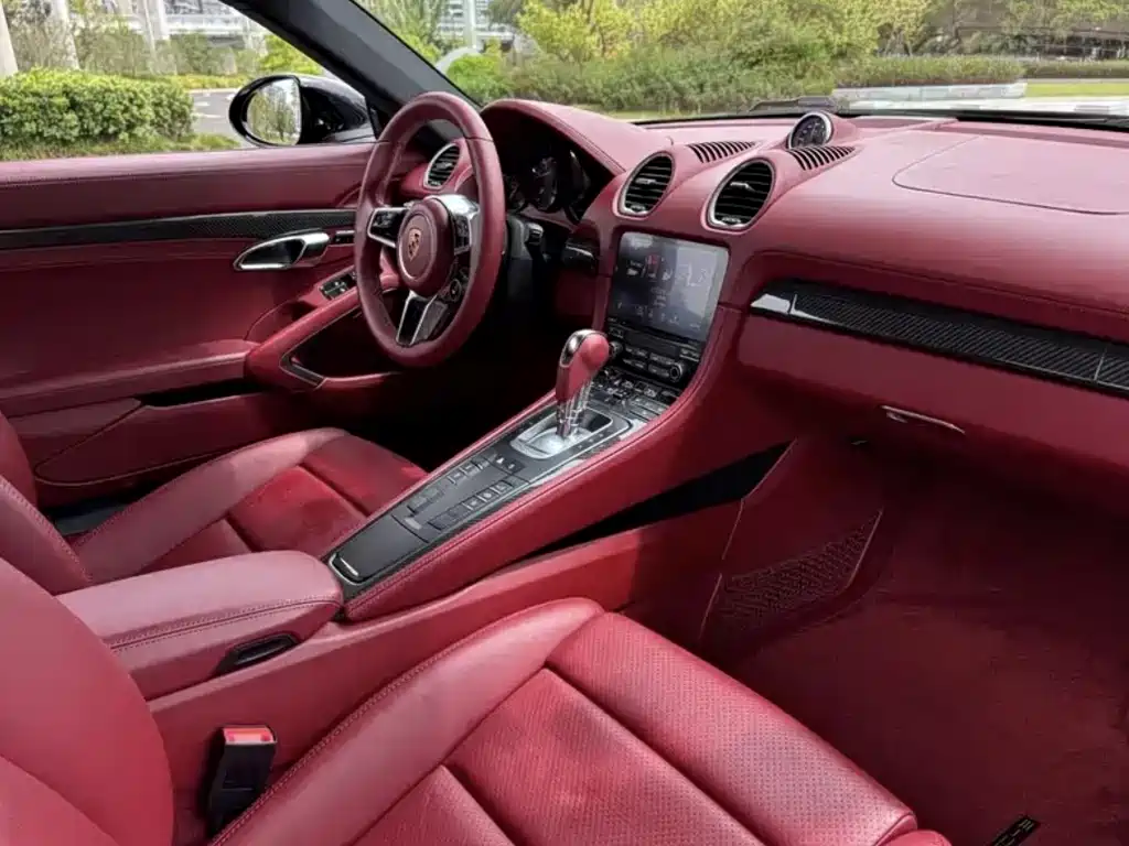 Porsche 718 2018 Cayman 2.0T