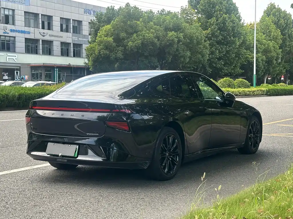 XPeng P7 — миниатюра 5