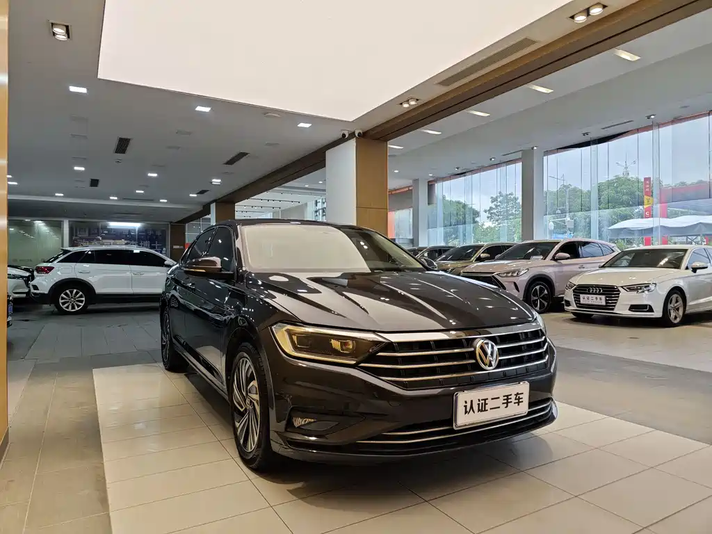Volkswagen Sagitar 2021 200TSI DSG