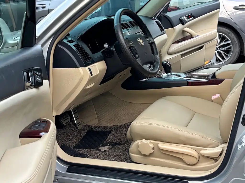 Toyota Reiz — миниатюра 6
