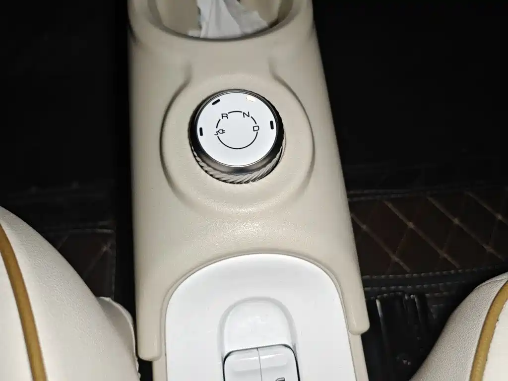 Wuling MINIEV — миниатюра 10