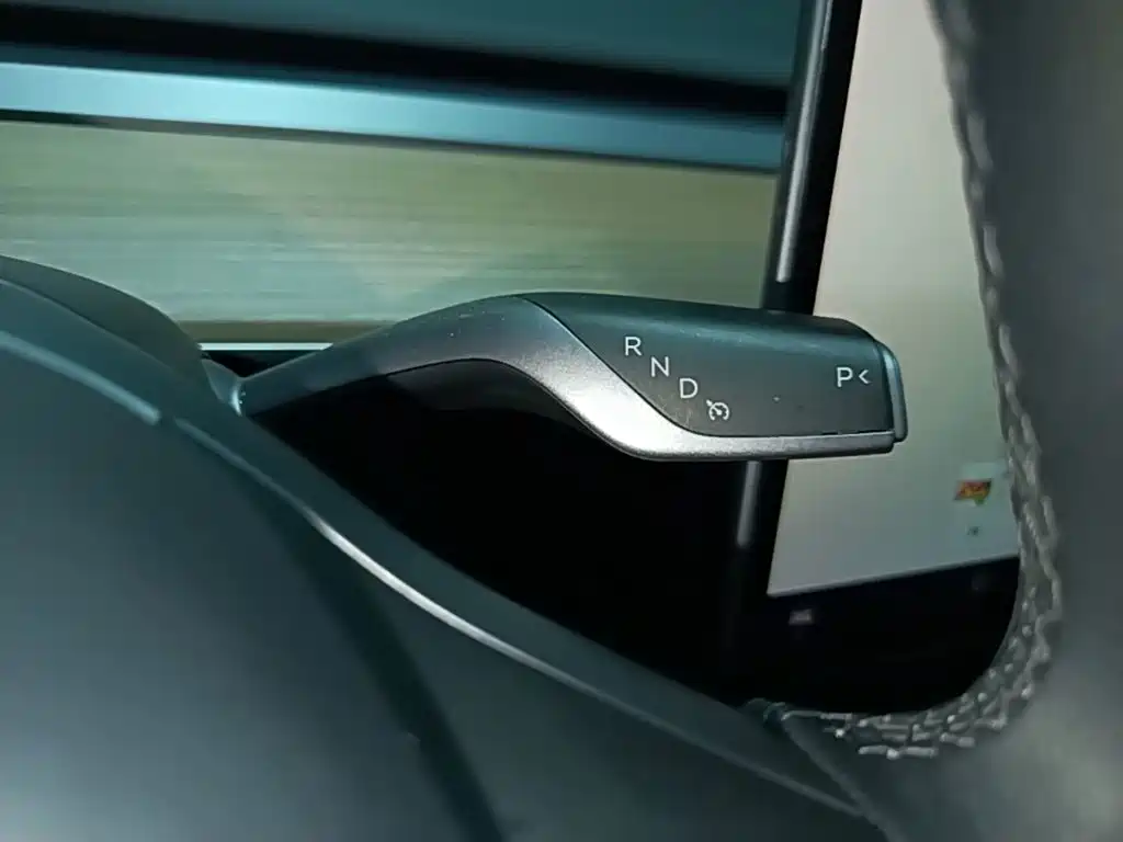 Tesla Model 3 — миниатюра 14