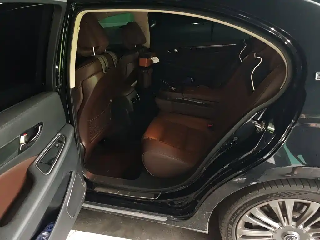 Hongqi Hongqi H7 — миниатюра 18