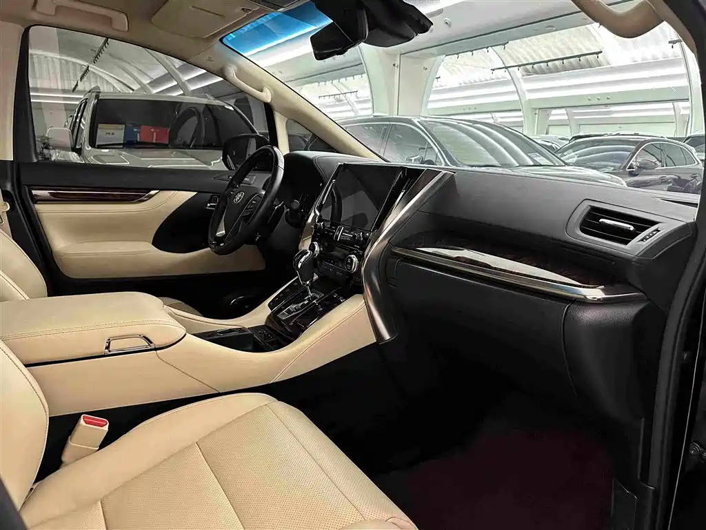 Toyota Alphard — фотографии объявления, Фото 28