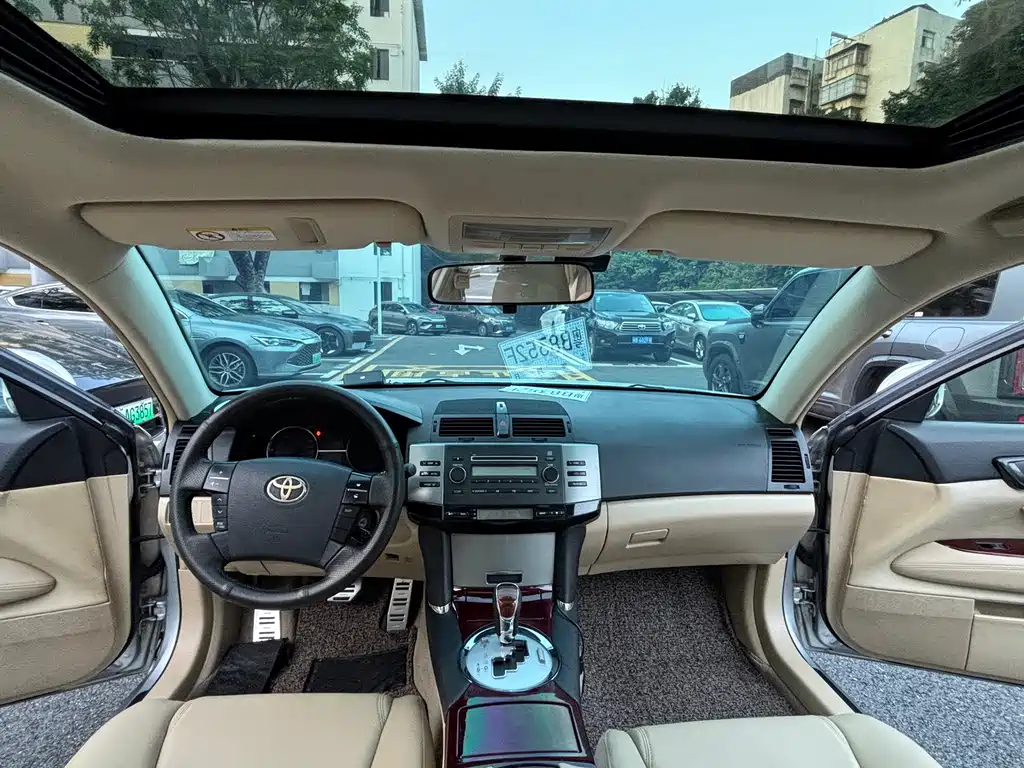 Toyota Reiz — миниатюра 7