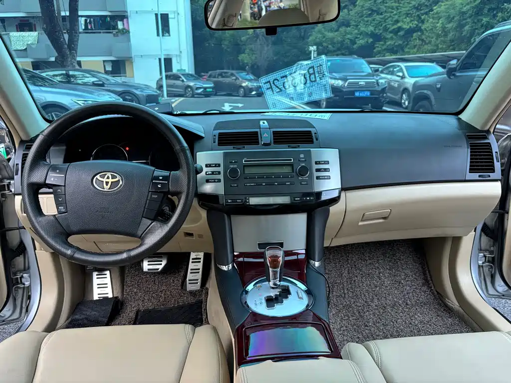 Toyota Reiz — миниатюра 8