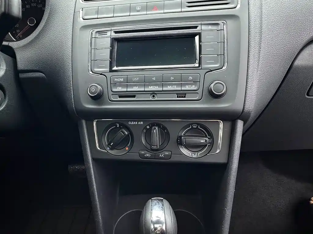 Volkswagen Polo — миниатюра 21