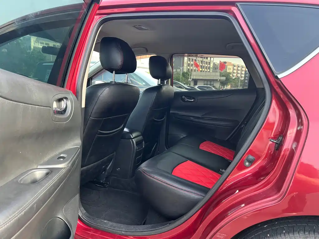 Nissan Tiida — миниатюра 11