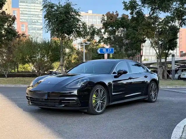 PORSCHE PANAMERA 2020