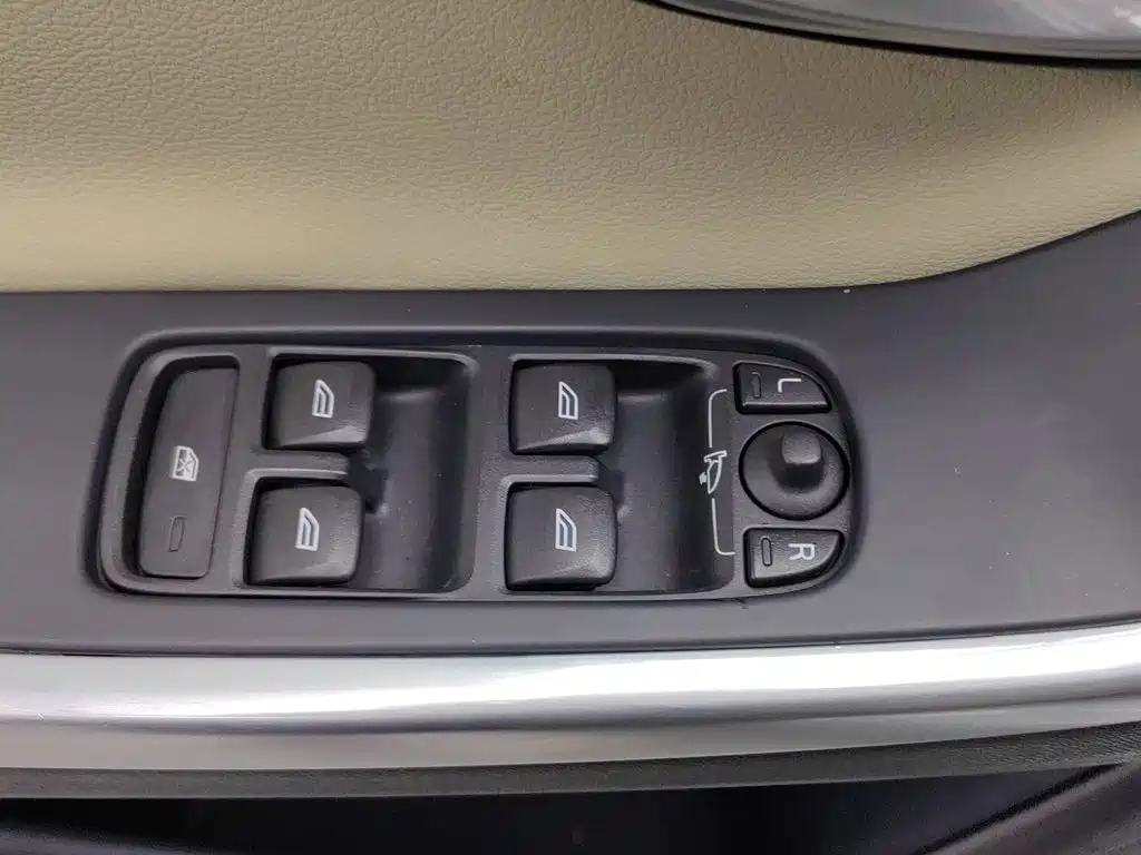 Volvo S60 — миниатюра 9