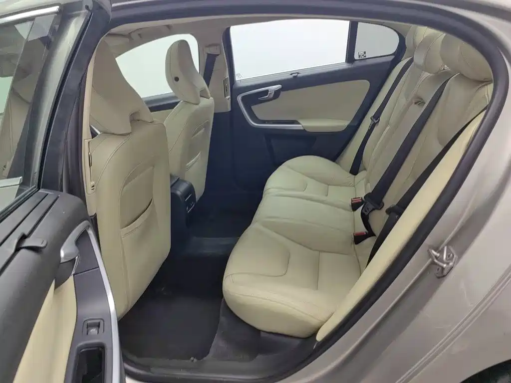 Volvo S60 — миниатюра 15