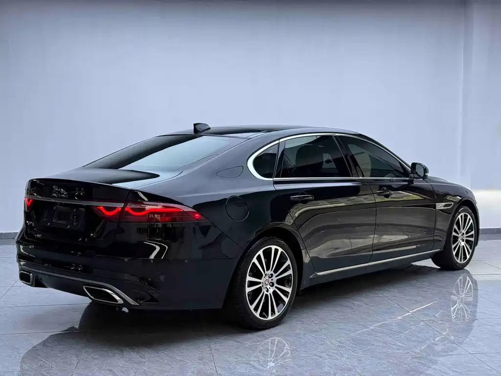 Jaguar XFL 2024 2.0T P250 Premium Luxury